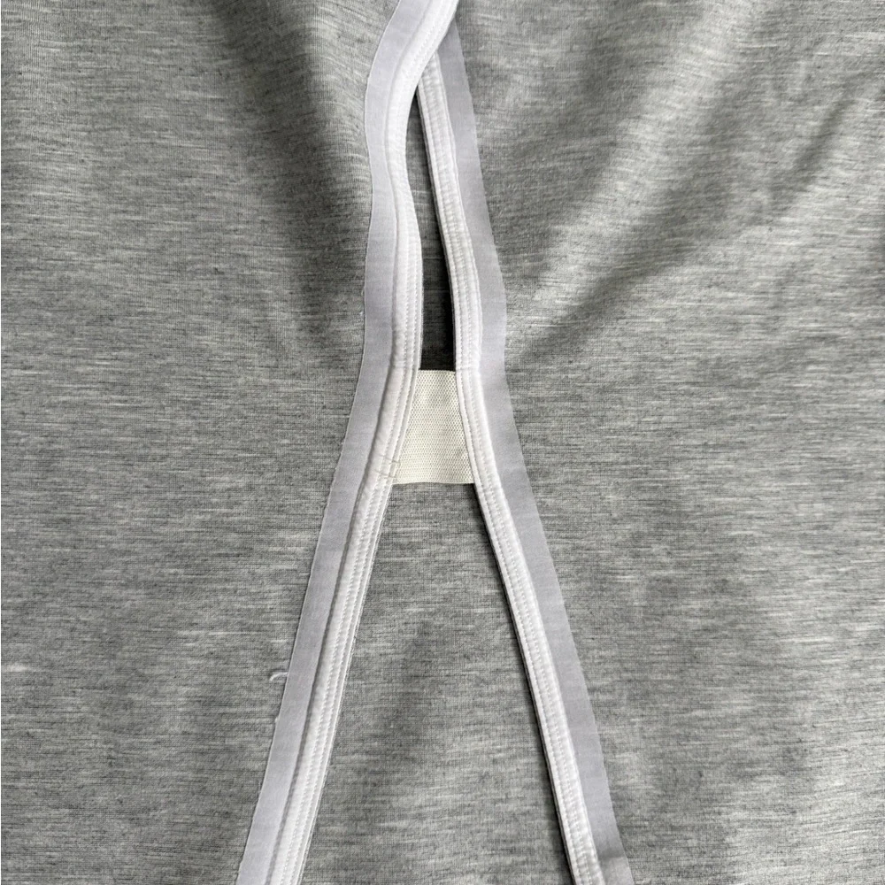 Lululemon Women’s Workout Top - Picture 6 of 6